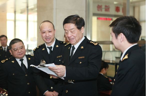 海关总署署长于广洲在京深入海关基层一线慰问干部职工(图)